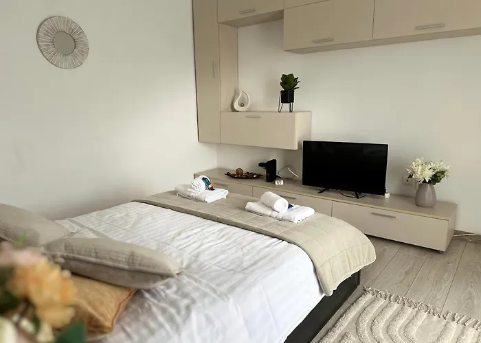 Downtown By Darius Bukarest